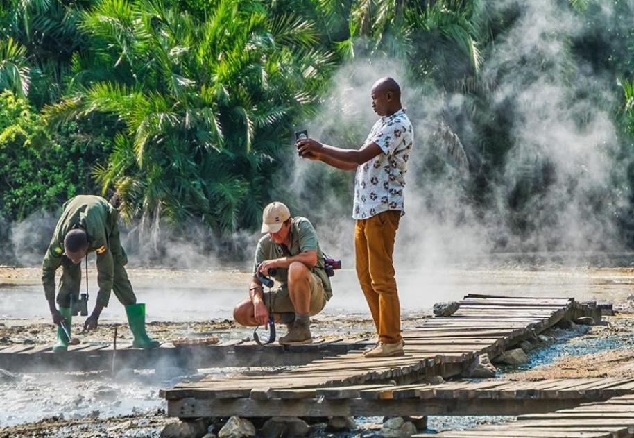 What Determines the Price of Budget Safaris in Semuliki